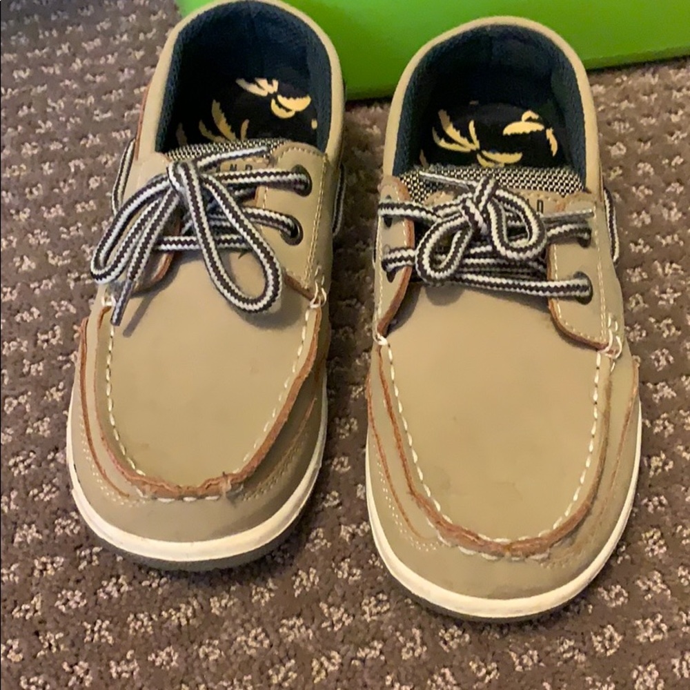 Boys Size 1 boat shoes Great Used Condition